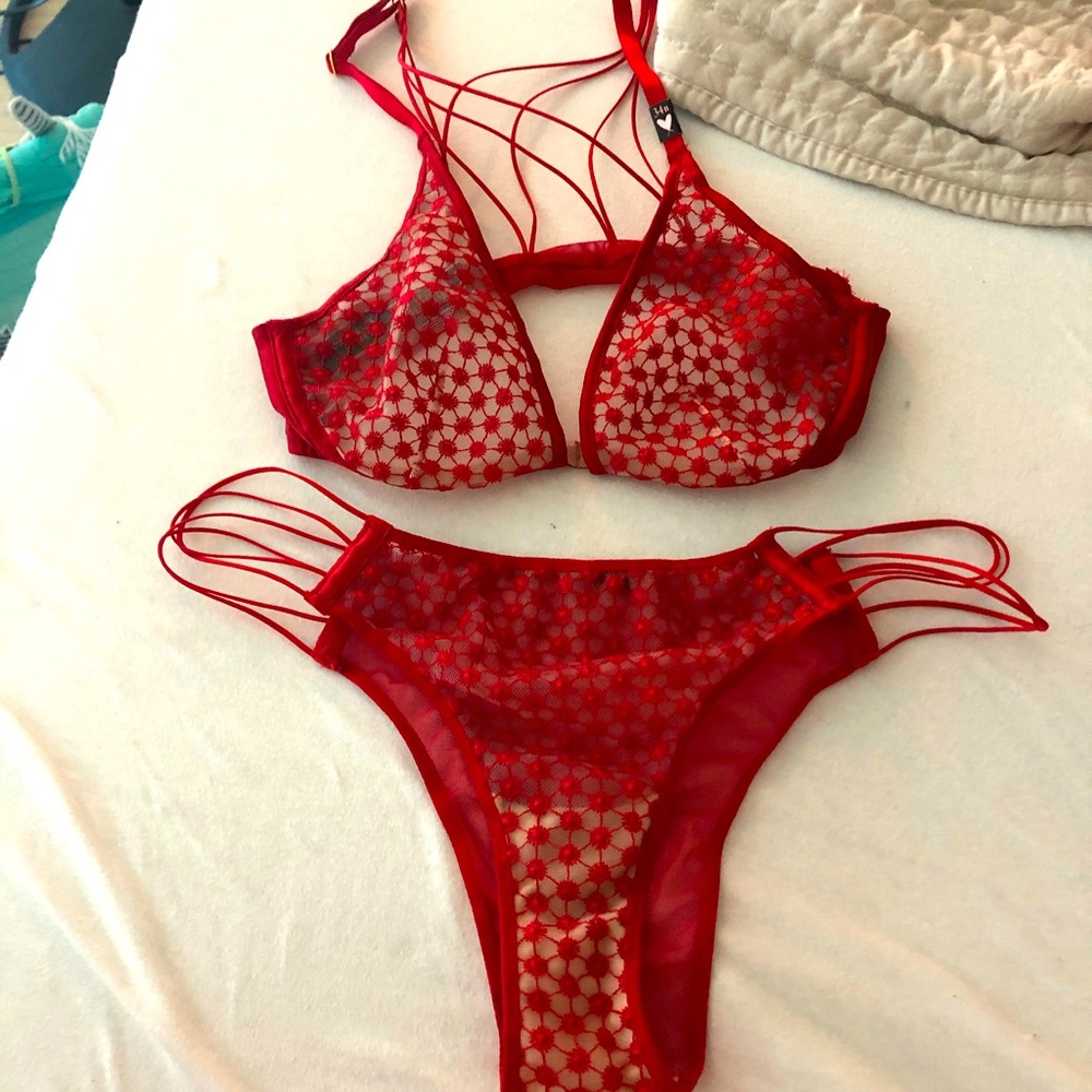 NWT Victoria Secret 3 piece Res Starburst Set